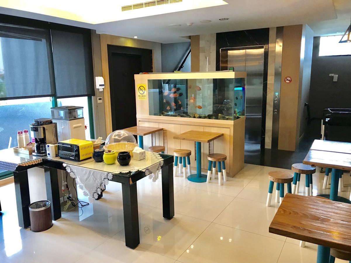 Yunlin Commerce Ryokan Tuku Екстериор снимка