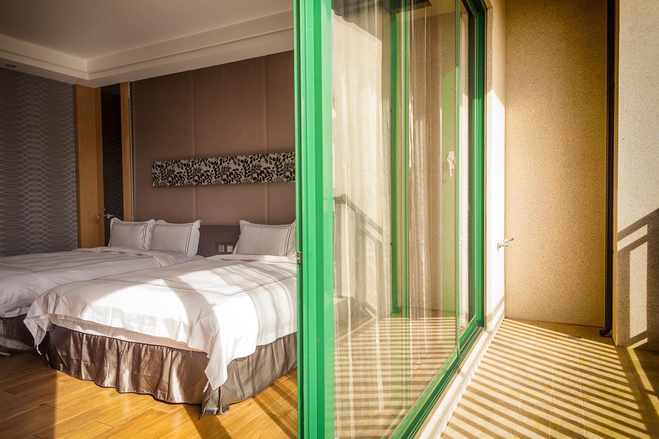 Yunlin Commerce Ryokan Tuku Екстериор снимка