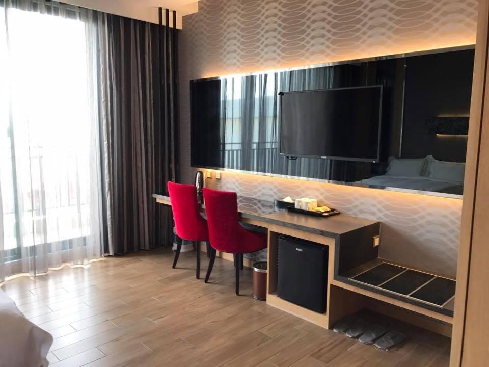 Yunlin Commerce Ryokan Tuku Екстериор снимка